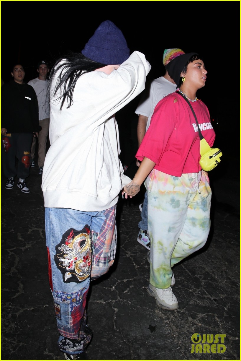 demi lovato noah cyrus hold hands after space jam event 03