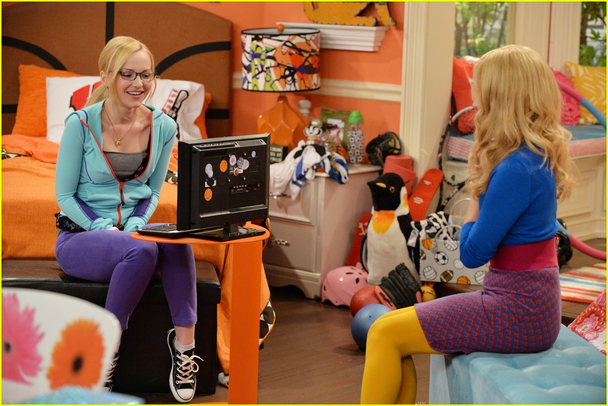 dove cameron thanks fans for support on liv maddie anniversary 08