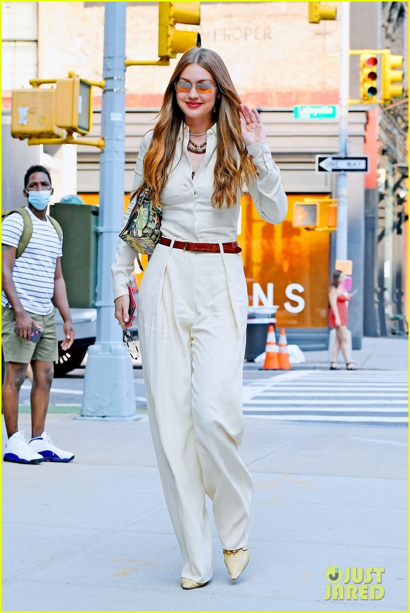 gigi hadid turns nyc sidewalk into her runway 01