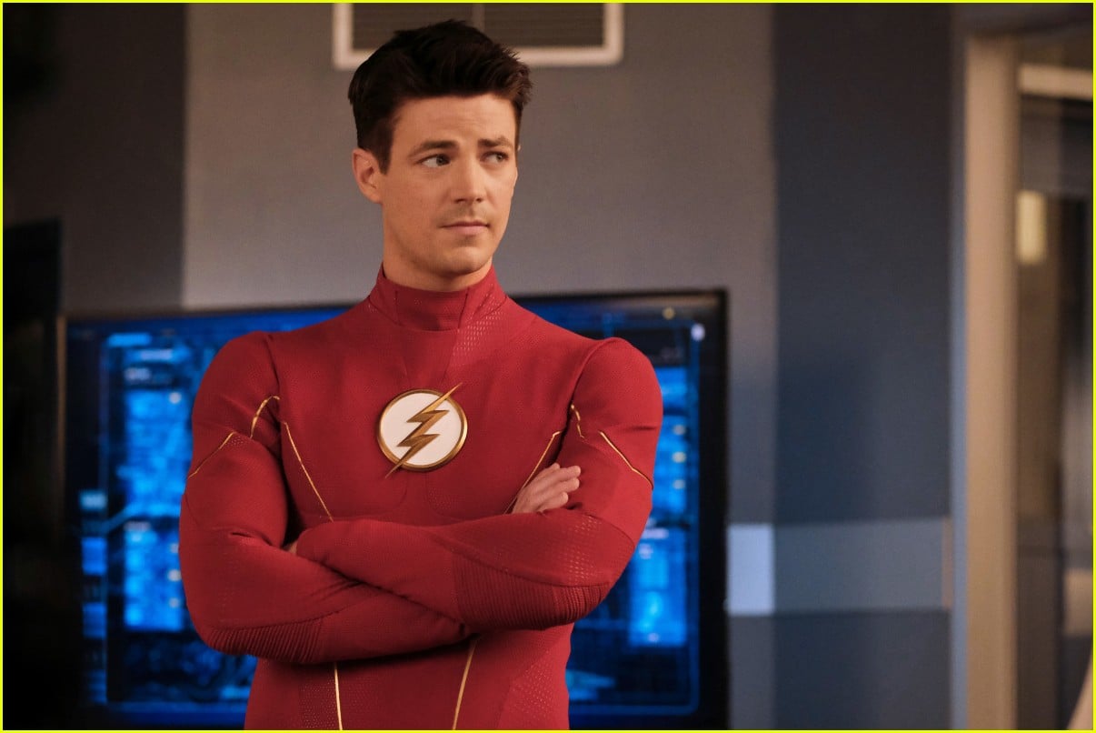 jordan fisher is all smiles in first the flash promo 21