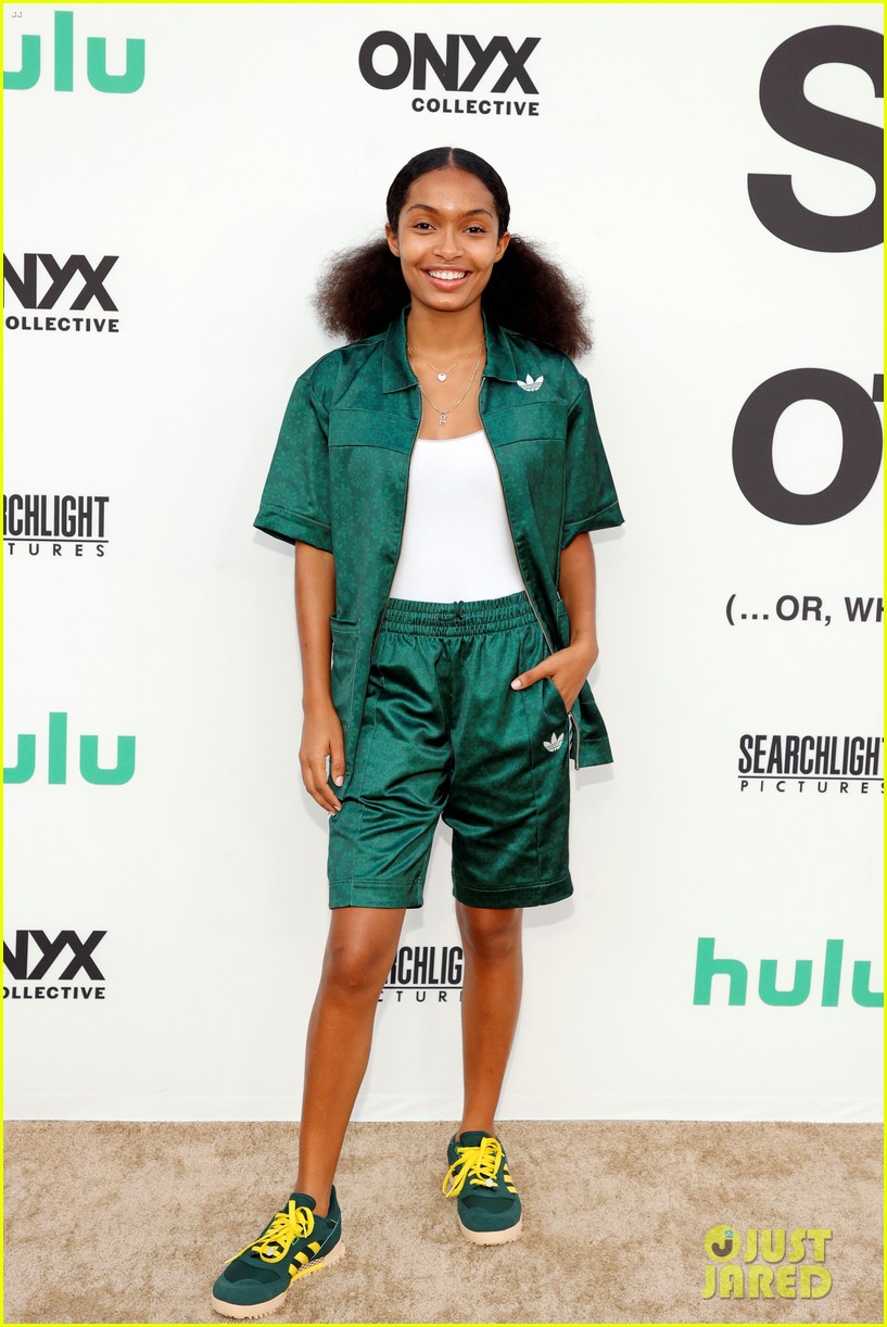 yara shahidi reunites with her little bro miles brown at summer of soul event 05