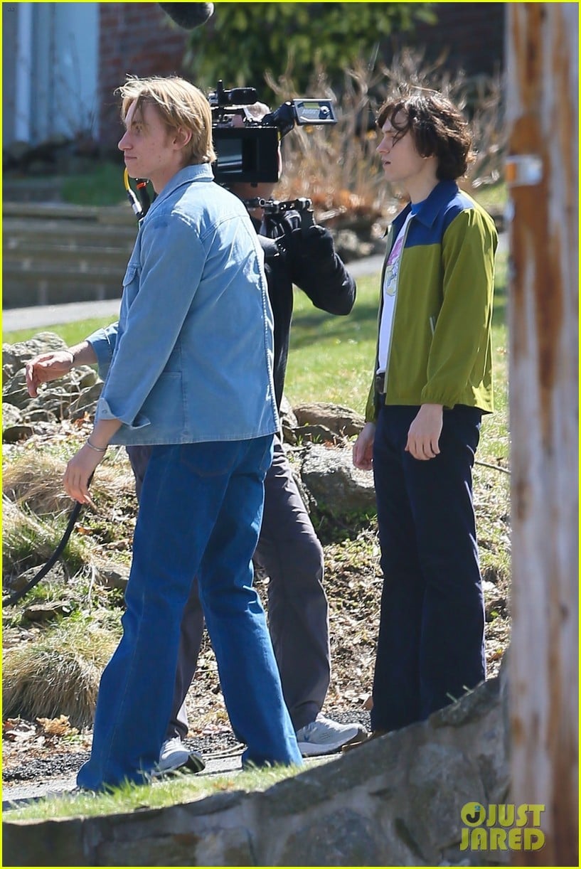 Full Sized Photo Of Tom Holland Pink Floyd Tee Day Scenes Crowded Room