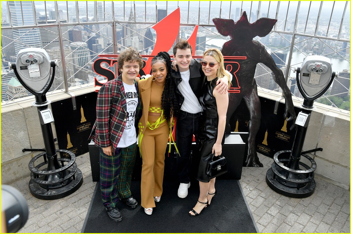 Stranger Things Stars Light Up Empire State Building Ahead Of Season