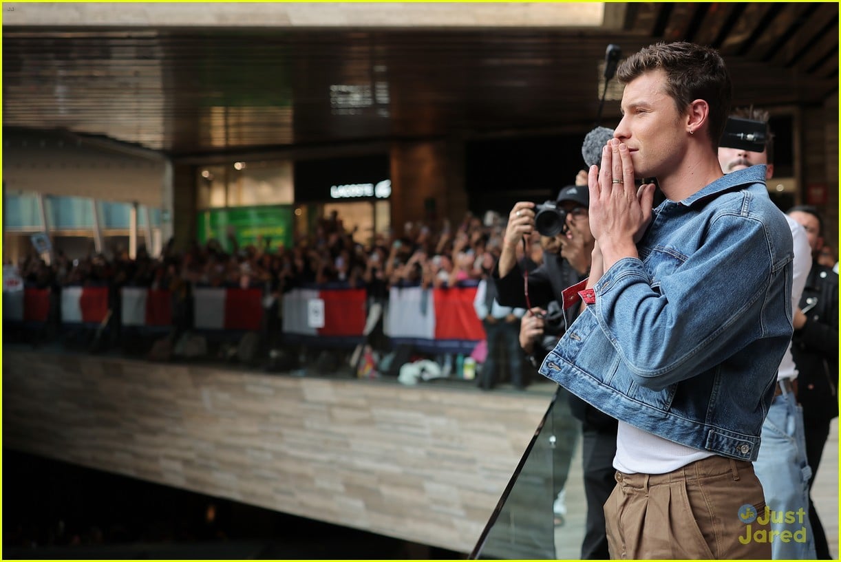 Shawn Mendes Looks In Disbelief At Tommy Hilfiger Event In Mexico