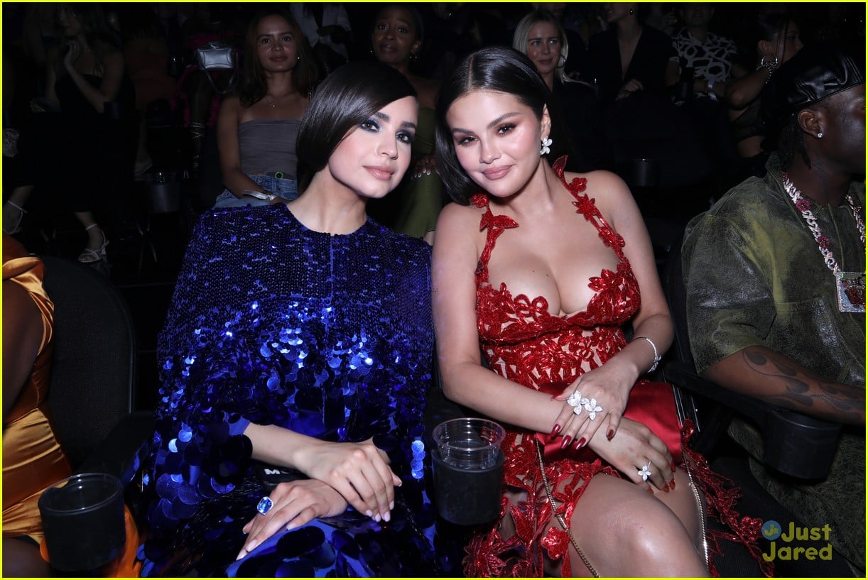 Selena Gomez Wins First Vma In Years For Calm Down With Rema