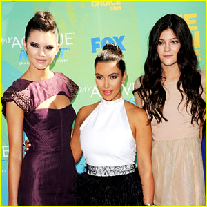 Kendall Jenner Tweets Excitement for Kim Kardashian's Pregnancy!