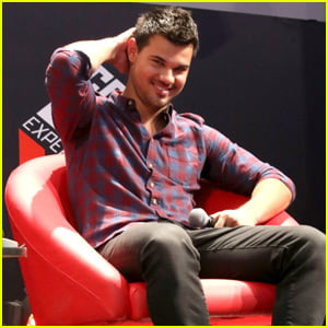 Taylor Lautner Travels to Brazil for Comic Con!