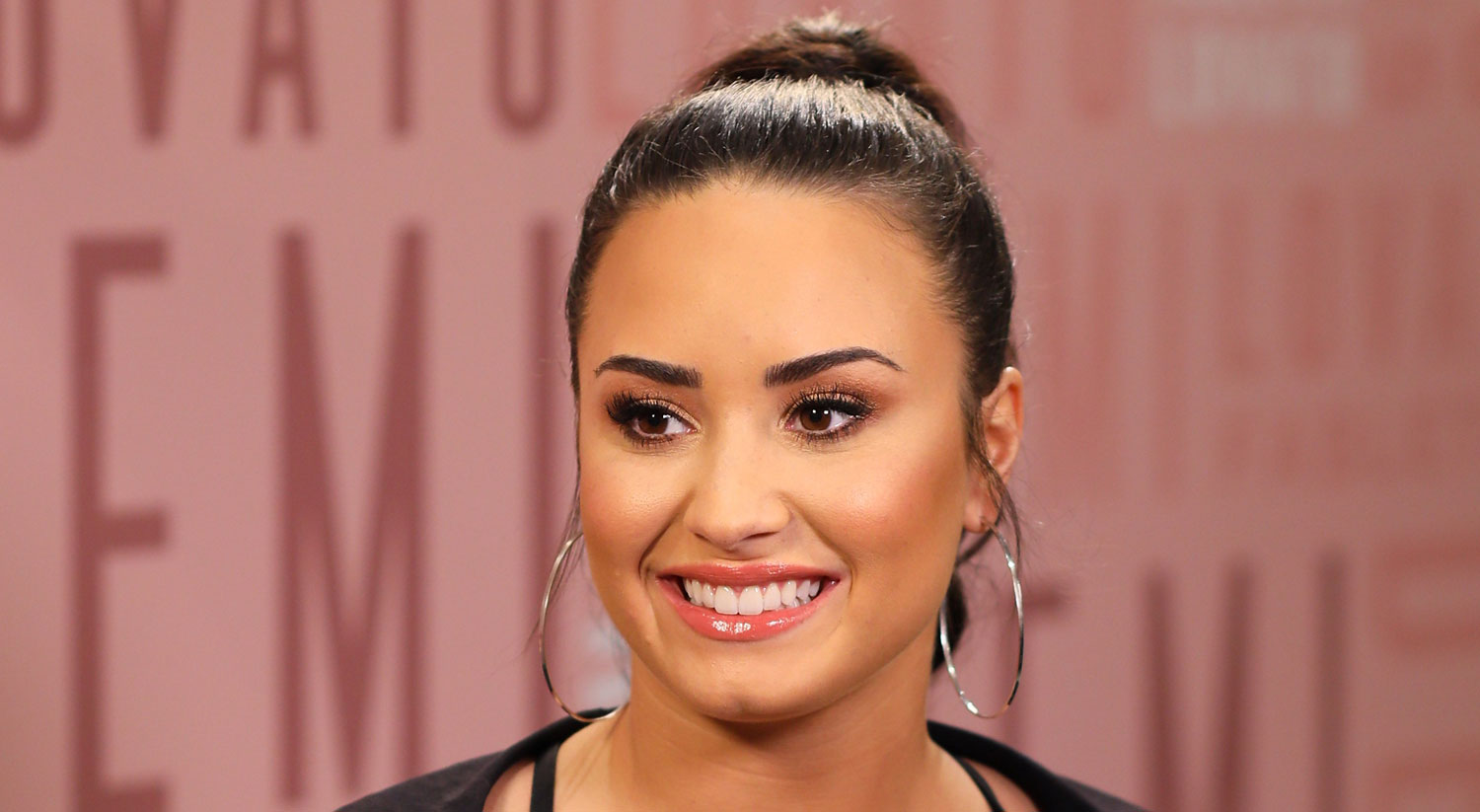 Demi Lovato Rocks Her Fabletics Workout Gear At Del Amo Fashion Center
