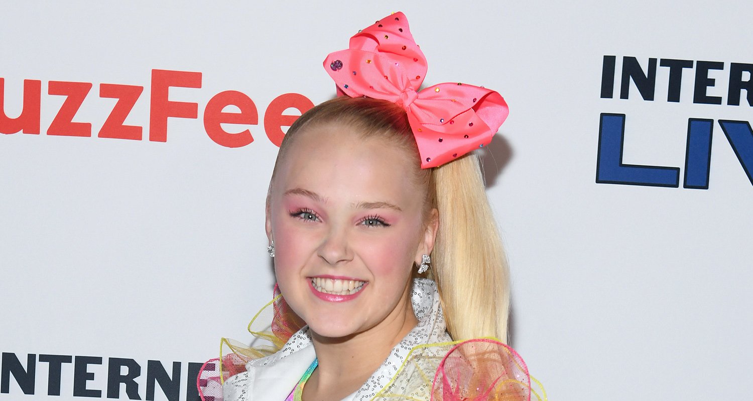 Jojo Siwa Invites Iggy Azalea To Her Concert After Being Free Nude