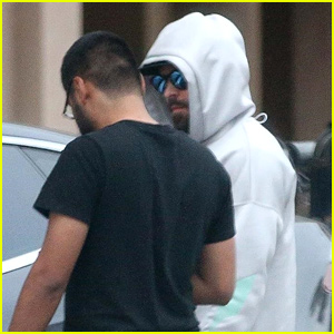 Zac Efron's Car Breaks Down While Out in Beverly Hills!