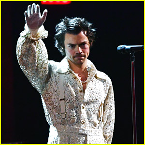 Harry Styles Performs In Pearls & Lace at BRIT Awards 2020