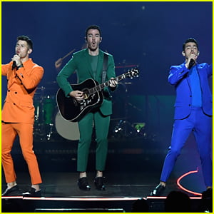 Jonas Brothers Performing Virtual Concert TONIGHT - How To Watch!