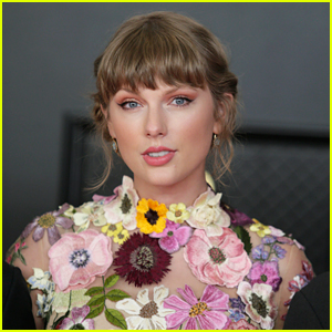 Taylor Swift Wins Grammy For 'Folklore,' Thanks BF Joe Alwyn