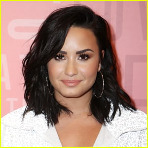 Demi Lovato Apologizes, Says She's Willing To Work With The Froyo Shop
