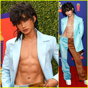 Bretman Rock Puts His Abs On Display at MTV Movie & TV Awards: Unscripted 2021
