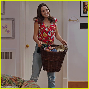 Bailee Madison Sings 'My Own Story' In New 'A Cinderella Story: Starstruck' Clip