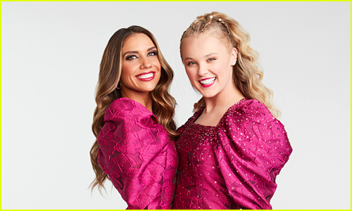 JoJo Siwa & Jenna Johnson coupled up on DWTS