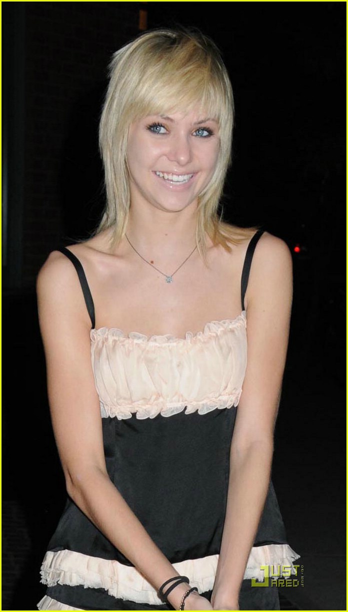 Full Sized Photo of taylor momsen makes manhattan 04 | Taylor Momsen