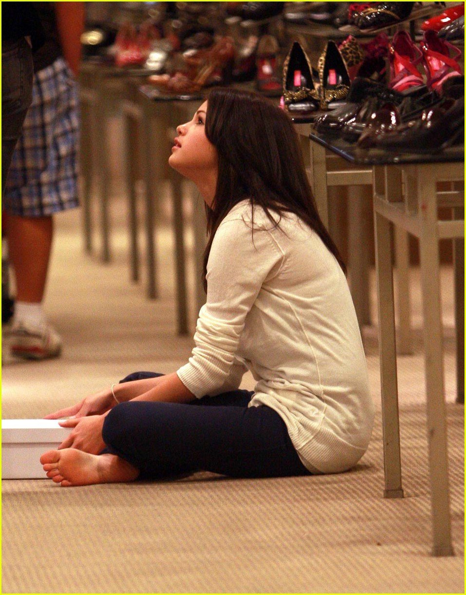 Selena Gomez is a Calvin Klein Girl: Photo 1351 | Selena Gomez Pictures |  Just Jared Jr.