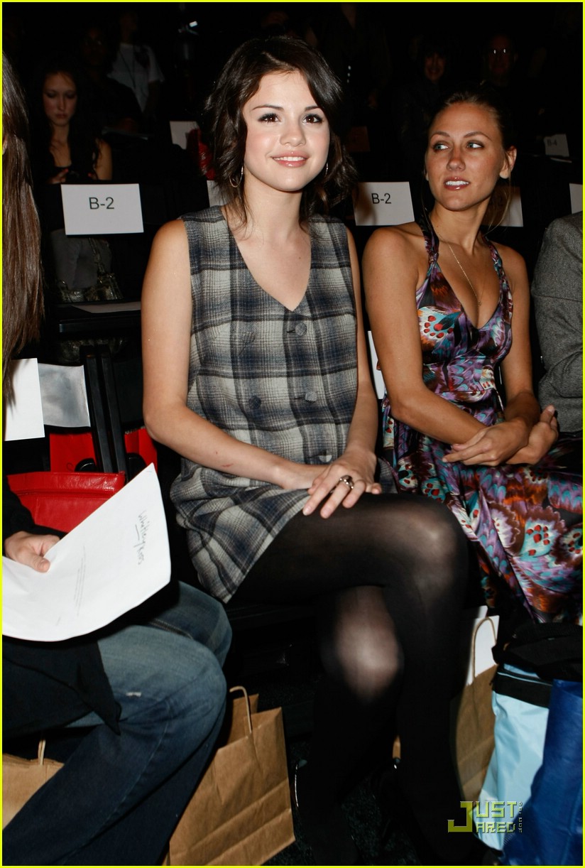 selena gomez fashion forward 23