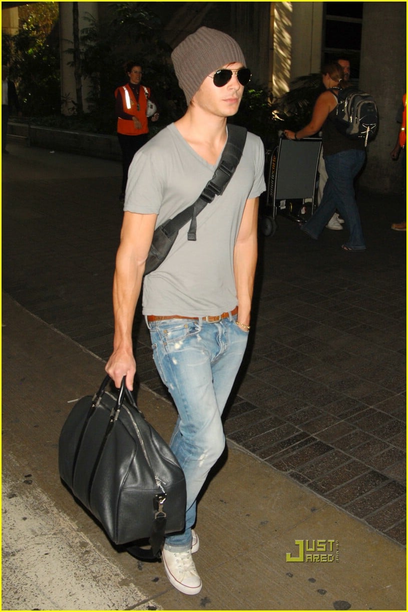 Zac Efron is Back From Down Under | Photo 9151 - Photo Gallery | Just ...