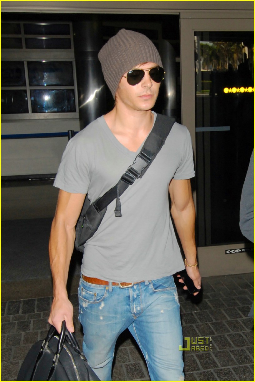 Zac Efron is Back From Down Under | Photo 9231 - Photo Gallery | Just ...