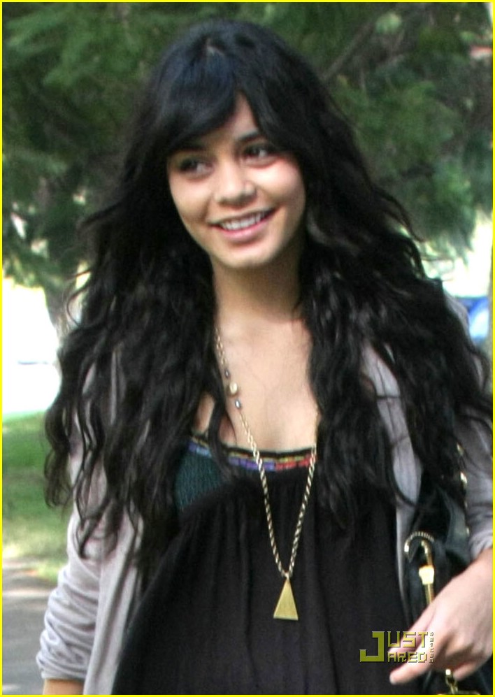 Vanessa Hudgens Hits Local Library | Photo 17301 - Photo Gallery | Just