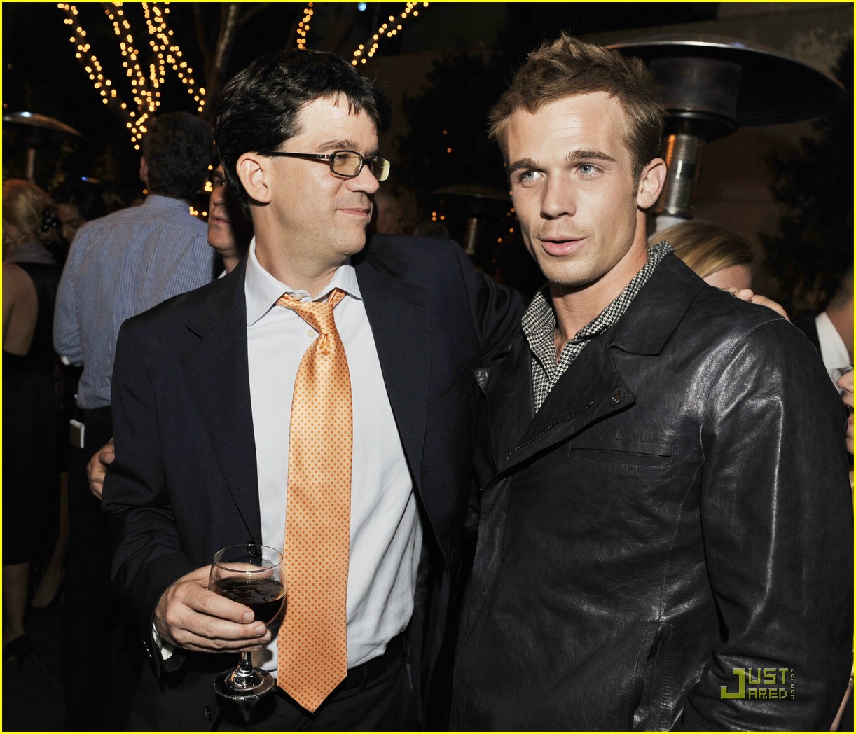 Kellan Lutz Lights Up Twilight in Burberry | Photo 10041 - Photo ...