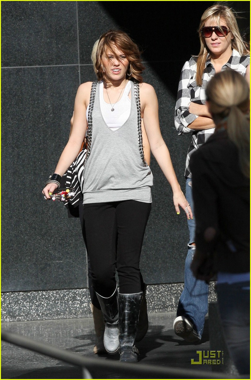 Miley cyrus christmas parade