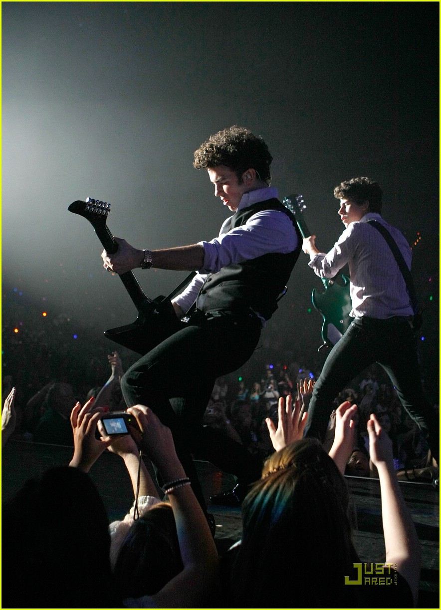 The Jonas Brothers Get Lucky in Las Vegas Photo 19871 Photo Gallery