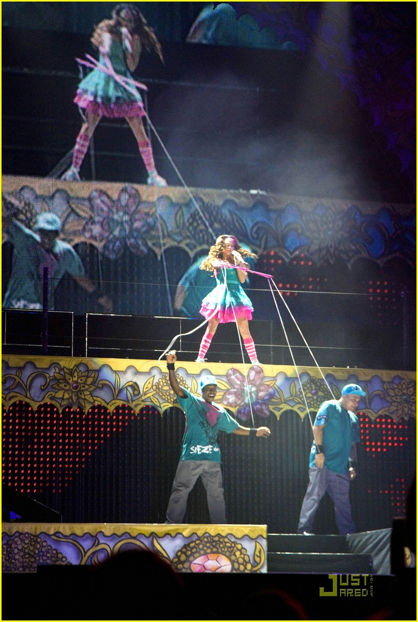 Full Sized Photo of cheetah girls chicago concert 26 | The Cheetah
