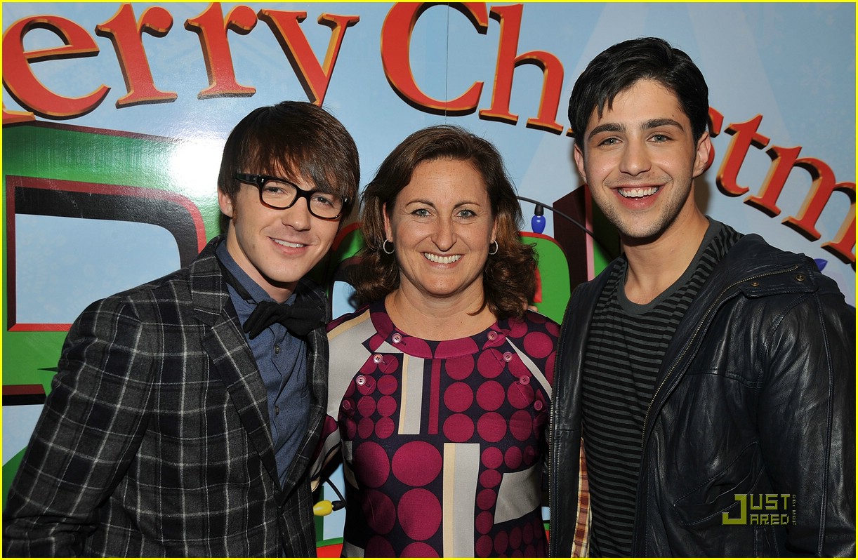 Drake Bell & Josh Peck Wish You A Merry Christmas: Photo 21851 | Drake Bell, Josh Peck Pictures | Just Jared Jr.