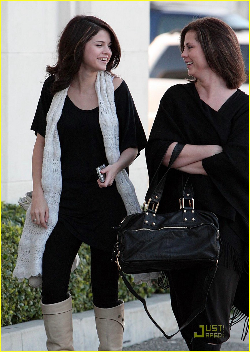 Selena Gomez is a Buttercup Beauty Photo 34221 Photo Gallery Just