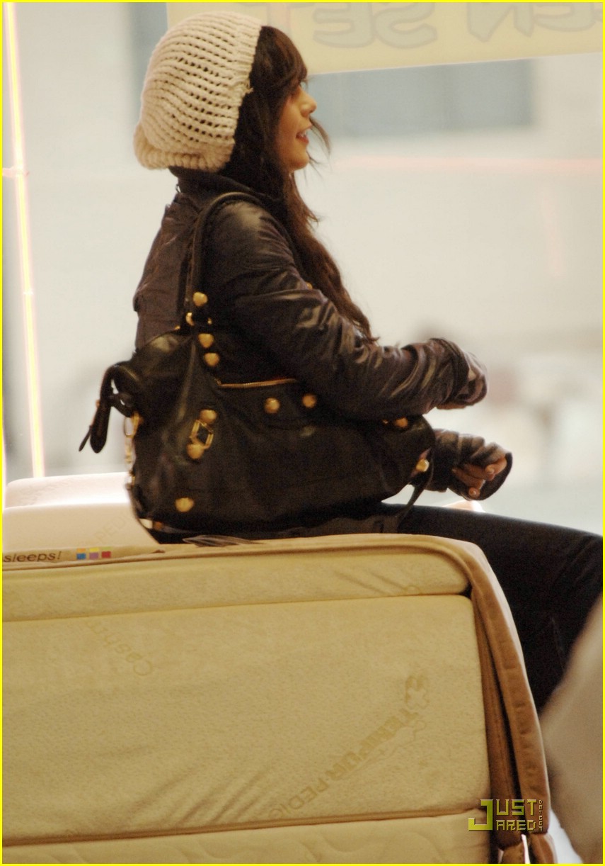 Full Sized Photo of vanessa hudgens christian dior 04 Vanessa Hudgens is a Christian Dior