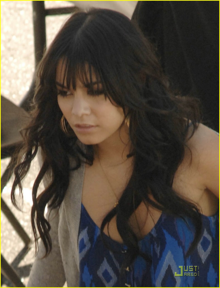 Full Sized Photo of vanessa hudgens live sunset 03 | Vanessa Hudgens