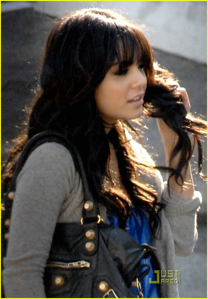 Full Sized Photo of vanessa hudgens live sunset 06 | Vanessa Hudgens