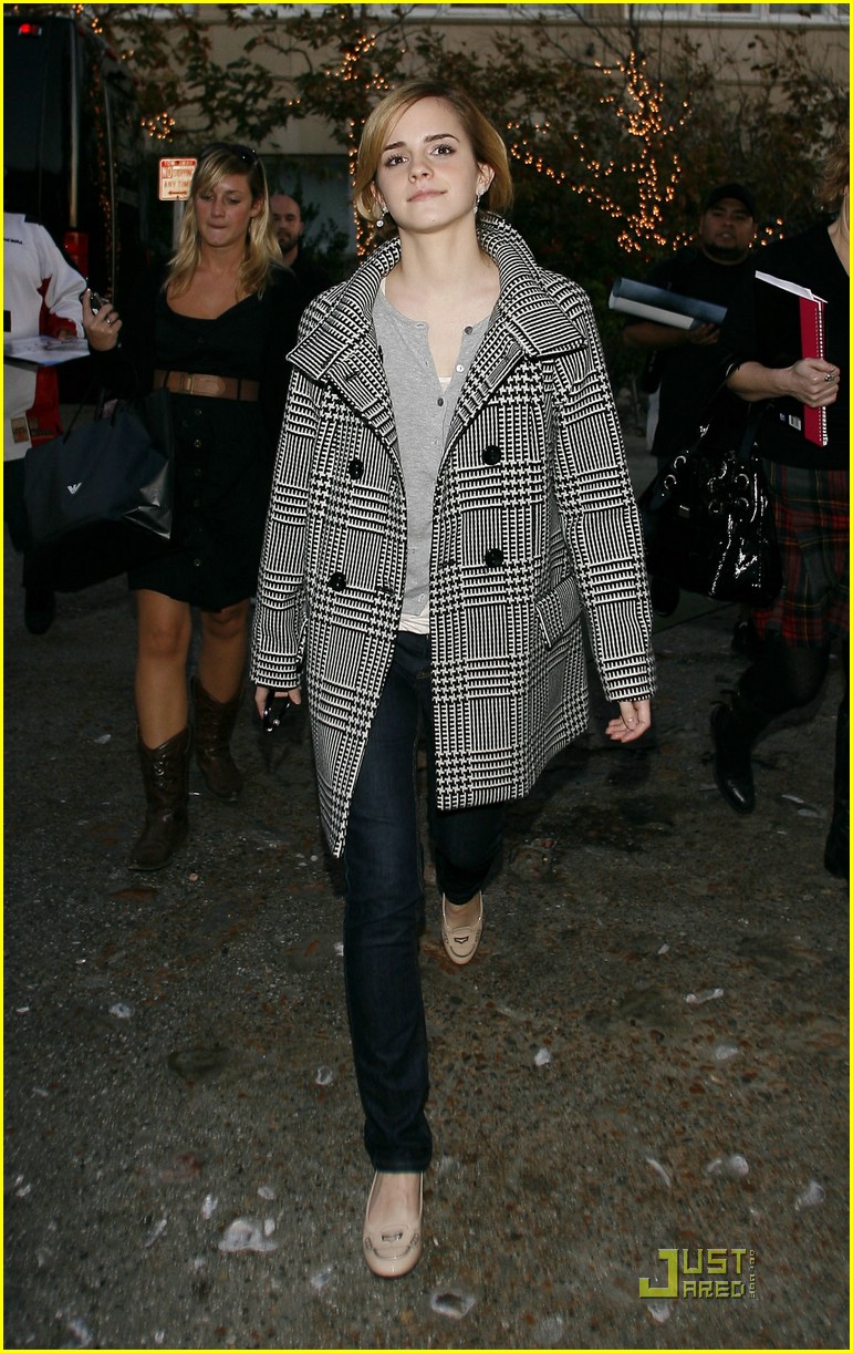 Emma Watson is Santa Monica Sweet | Photo 24031 - Photo Gallery | Just