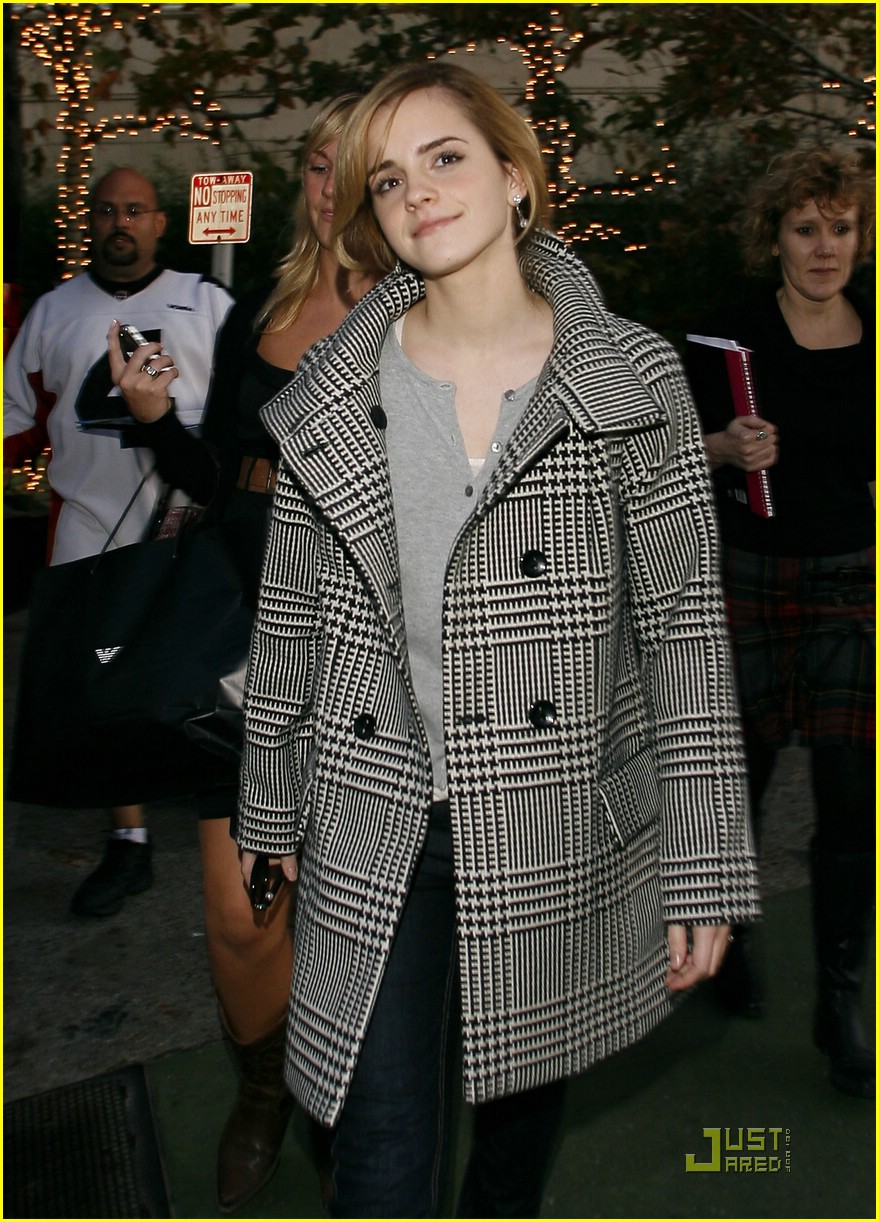 Emma Watson is Santa Monica Sweet | Photo 24051 - Photo Gallery | Just