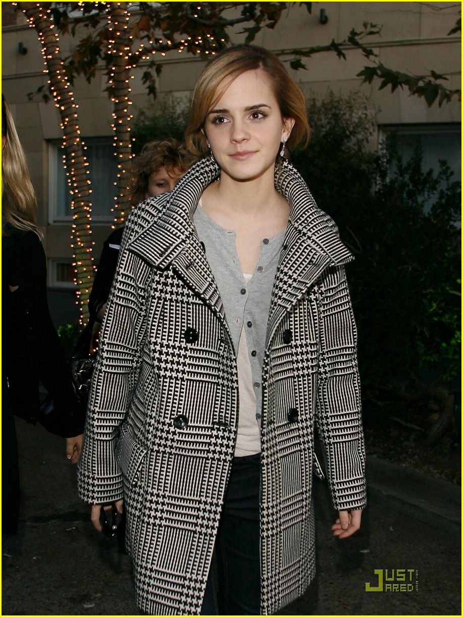 Emma Watson is Santa Monica Sweet | Photo 24071 - Photo Gallery | Just
