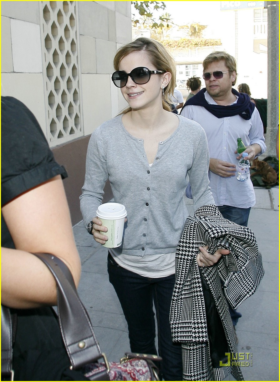 Emma Watson is Santa Monica Sweet | Photo 24121 - Photo Gallery | Just