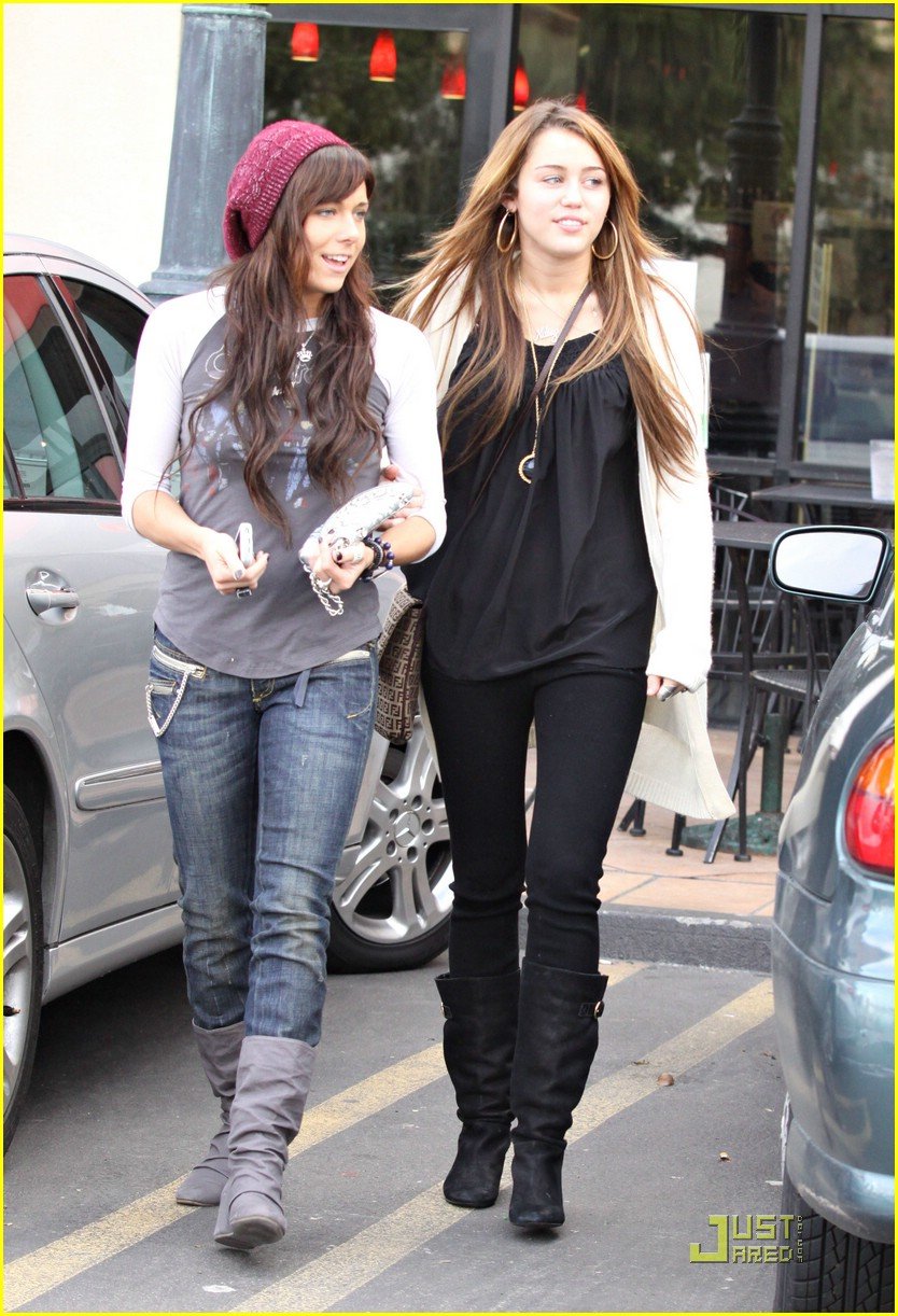 Miley Cyrus: City Wok Walker | Photo 56781 - Photo Gallery | Just Jared Jr.