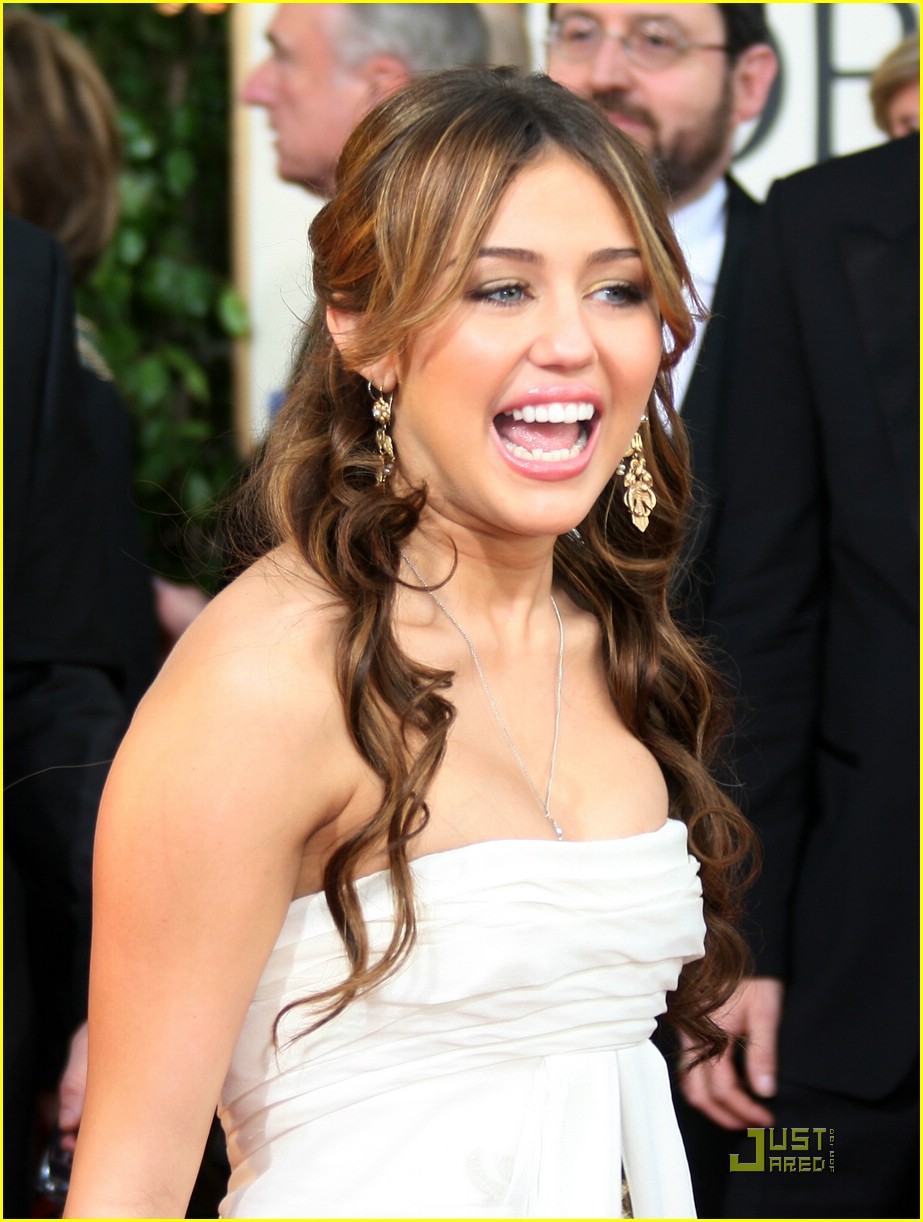 Miley Cyrus - Golden Globe Awards 2009 | Photo 43551 - Photo Gallery ...