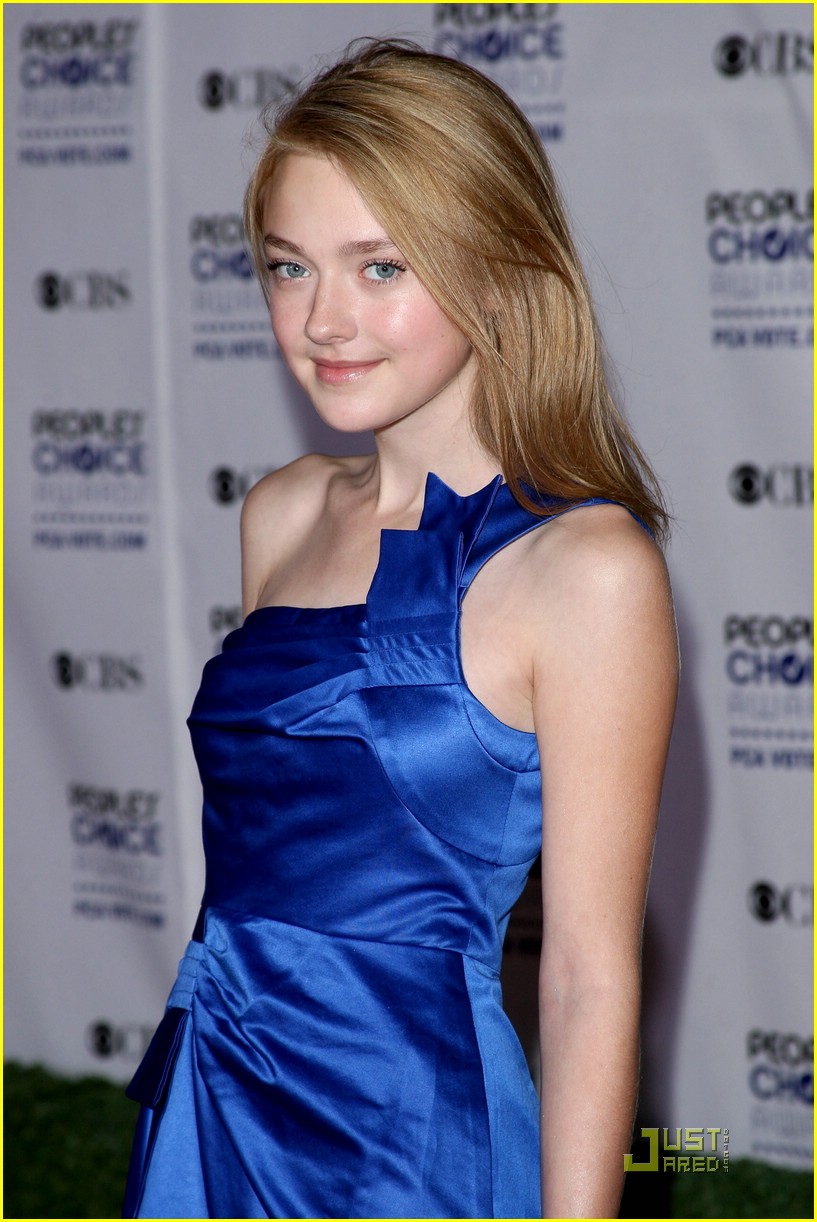 Full Sized Photo of dakota fanning peoples choice awards 23 | Dakota ...