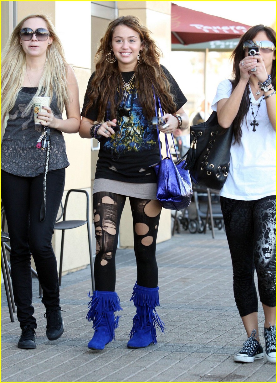 Full Sized Photo of miley cyrus girls day out 02 | Miley Cyrus Has A ...