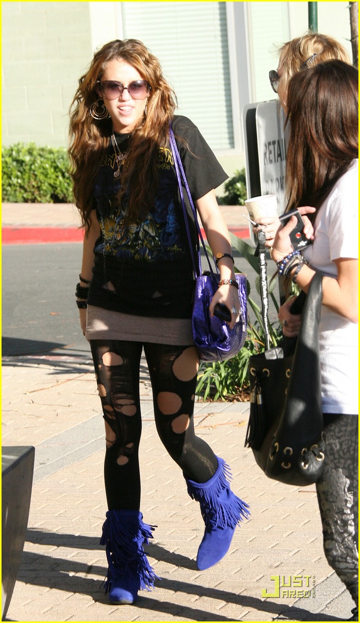 Full Sized Photo Of Miley Cyrus Girls Day Out 22 Miley Cyrus Has A Girls Day Out Just Jared Jr 1430