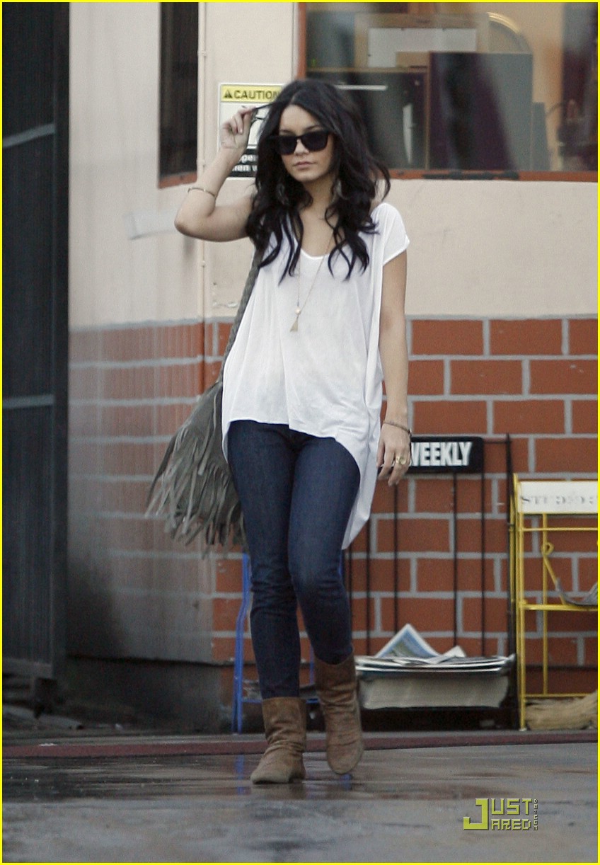 Vanessa Hudgens: To Infinity, Bed, Bath & Beyond! | Photo 45391 - Photo