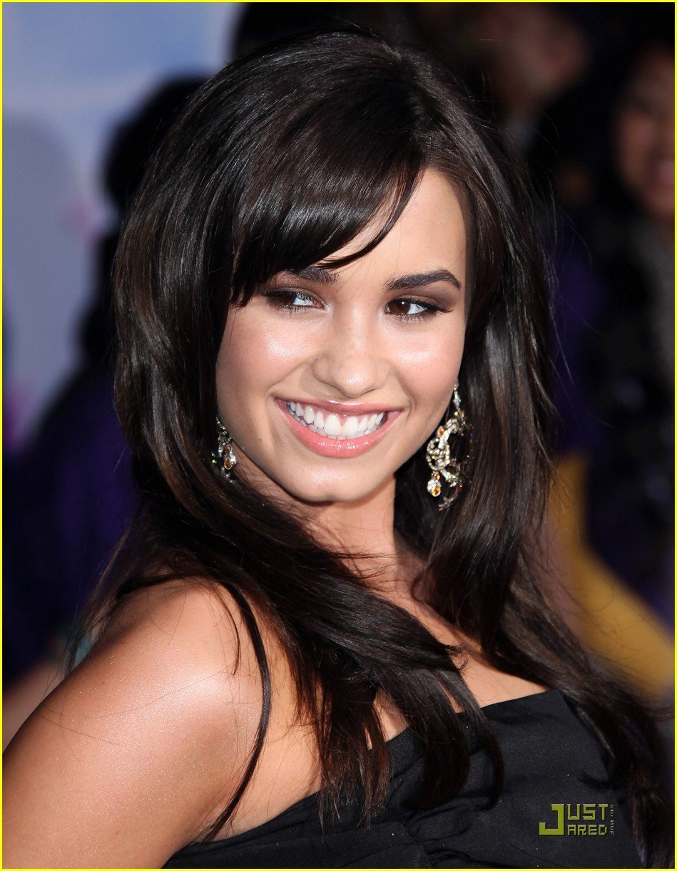 Full Sized Photo of demi lovato 3d premiere 25 | Demi Lovato is a Black ...