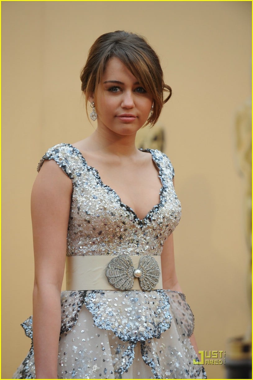 Miley Cyrus - Oscars 2009 | Photo 80771 - Photo Gallery | Just Jared Jr.