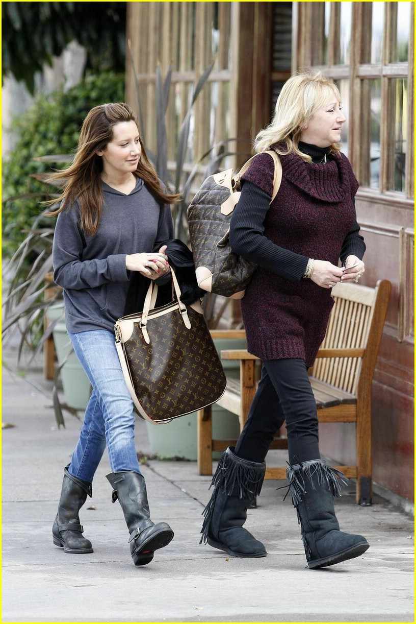 Ashley Tisdale Out to Lunch in Sherman Oaks February 16, 2009