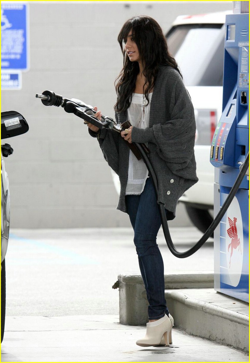 Full Sized Photo of vanessa hudgens gas station 10 | Vanessa Hudgens is